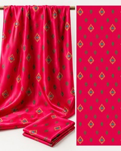 Satin Modal Ikat Idylle Fuchsia, Satin Imprimé Chrie Magenta, Satin Fiorenza Fuchsia Ikat Opulence, Jacquard 100% Viscose, Medium - Product Image 3