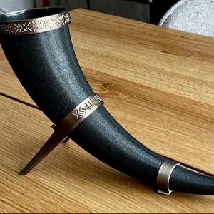 Cuerno de Beber Tradicional Alemán Vikingo con Diseño Impreso, una Fusión de Herencia y Artesanía Moderna, Cuerno de Beber Tradicional - Product Image 4