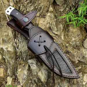 Couteau de chasse à lame fixe en acier Damas, fait main, pour la survie en plein air, vente en gros, avec manche en bois, personnalisable OEM avec étui - Product Image 6