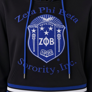 Sudadera con Capucha Zeta Phi Beta Negra Unisex, Bordado de Chenille con Letras Arqueadas, Forro de Capucha Azul Rey, Ribete a Rayas - Product Image 3