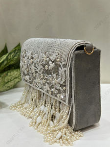Bolso de mano indio con solapa y detalles de cadena, diseño botánico, accesorio formal de noche para mujer - Product Image 2