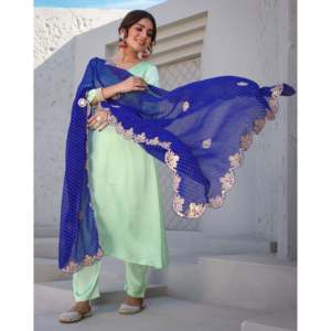 Ensemble de costume en mousseline de soie vert et bleu respirant pour femme Anisha, taille XS - Product Image 5