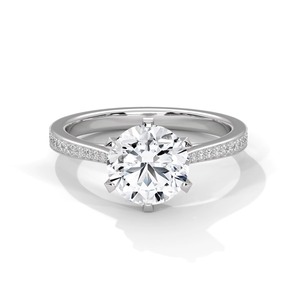 Vente flash - Bague en diamant argentée sur mesure pour fiançailles, anniversaire, célébrations et occasions spéciales, disponible à la vente - Product Image 2