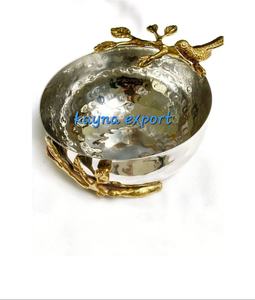 Cuenco de latón martillado de metal de alta calidad para servir de metal dorado decorativo de lujo con cuencos de desorden de diseño moderno único artesanía - Product Image 3