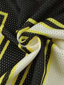 Camiseta Deportiva de Fútbol Oversize Negra y Amarilla para Sublimación, Talla 10, Unisex, de Malla, Estilo Universitario, Ropa Deportiva Personalizada para Equipos, Venta al por Mayor - Product Image 5