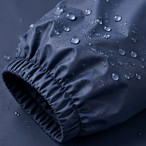 Manteau de pluie long unisexe avec capuche ajustable – Commandes en gros – Vêtement d'extérieur respirant, confortable et imperméable – Coupe unisexe – Idéal pour le camping et la pluie - Product Image 4