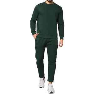 Conjunto Deportivo para Hombre con Cintura Elástica y Cuello Redondo, Estilo Urbano, Elegante y Cómodo, Corte Ajustado - Product Image 1