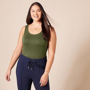 Camiseta sin mangas ajustada para mujer, top corto sexy para gimnasio, camiseta de punto a la moda, fabricada en Bangladesh con precios asequibles. - Product Image 1