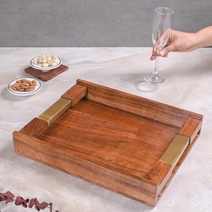 Plateau de service en bois massif avec poignées en métal |   Plateau décoratif en bois d'acacia de qualité supérieure pour la cuisine et la table basse - Product Image 5