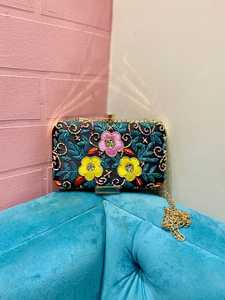 Bolso de mano con bordado floral de cuentas, correa de cadena, estilo bohemio, para fiesta, con cierre a presión, forro de algodón, tamaño mediano. - Product Image 2