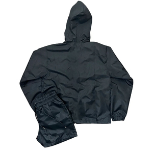 Conjunto Corto de Pantalones Cortos y Chaqueta Cortavientos con Logotipo Personalizado, Ligero, Transpirable y Ecológico para Hombre - Product Image 2