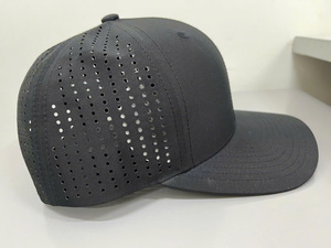 Casquette de camionneur pour adulte à 6 panneaux perforés découpés au laser, personnalisable (logo et couleur), fabriquée au Vietnam, confortable et sportive - Product Image 3