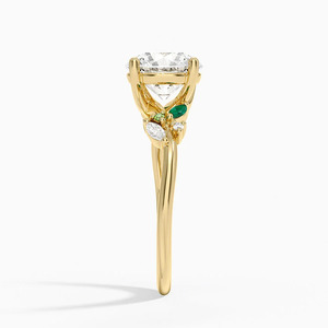 Anillo de compromiso de oro con diamantes cultivados en laboratorio en forma de racimo botánico y detalles de piedras preciosas - Product Image 3