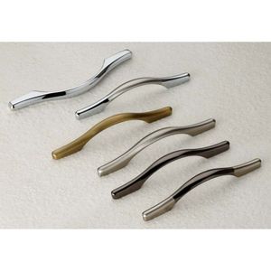 Poignées de meuble décoratives nordiques simples Kenry en zinc, poignée et bouton modernes pour porte de placard et tiroir, luxe doré d'Inde - Product Image 2