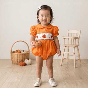 ชุดเดรสเด็กทารกปักลายฟักทองฮาโลวีน แบรนด์ Mitexco Baby Boutique ขายส่ง ชุดรอมเปอร์ผ้าฝ้ายปักมือสำหรับเด็กวัยหัดเดิน ฤดูใบไม้ร่วง - Product Image 3
