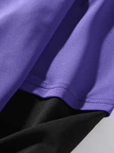 T-shirt violet surdimensionné pour homme à manches doubles avec manches contrastées noires et logo frontal, col rond, manches courtes, en jersey de coton - Product Image 4