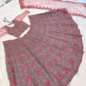 Lehenga Choli de seda tailandesa premium con lentejuelas, trabajo con hilo Dori y dupatta de red de diseño, ropa de fiesta, fabricante: Royal Export - Product Image 5