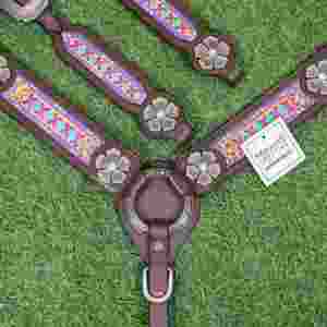 Conjunto de cabezada y pechera de cuero estilo western: Concho floral, diseño de cuero crudo entrecruzado - Product Image 3