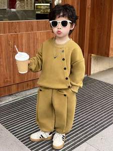 ชุดเซ็ตเสื้อสเวตเชิ้ตกระดุมไม่เรียงแถวสีเหลืองมัสตาร์ดสำหรับเด็กผู้ชายและกางเกงจ็อกเกอร์ - Product Image 3