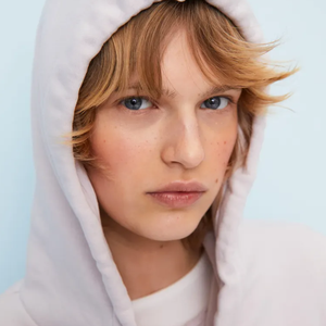 Sudadera con capucha corta casual de color liso para mujer King, anti-bolitas, de invierno, con bolsillos bordados, manga larga, forro polar tejido, 240g - Product Image 5