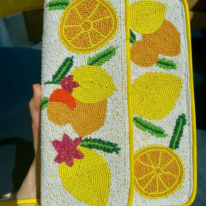 Un nuevo estilo de bolso bandolera de mano a la moda, con cuentas y pedrería, para mujeres europeas y americanas en 2025. - Product Image 1