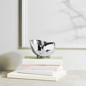 Bol à fruits en aluminium, centre de table moderne, luxe décoratif, or, écologique, durable, 2026 Saleem International - Product Image 1