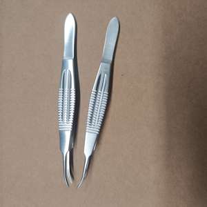 Pinzas de Implante Capilar FUE de Acero Inoxidable de Grado Profesional MEDZORA SURGICAL, Instrumento Curvo para Colocación Precisa de Injertos - Product Image 1