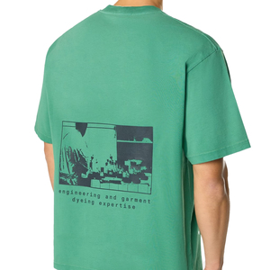 Camiseta de Hombre de Lujo, Impresa a Mano con Técnica de Pulverización, Algodón Orgánico, Prenda Premium, Estilo Urbano, Personalizable OEM - Product Image 4