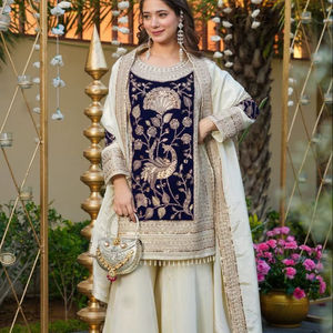 Ensemble Kurti Palazzo Dupatta en crêpe français et velours brodé pour femmes - Product Image 1