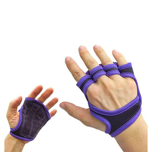 Gants de sport unisexe à demi-doigts violets avec support de poignet, respirants, en nylon/polyester/rayonne, robustes, antidérapants, pour la musculation, avec fermeture auto-agrippante - Product Image 1