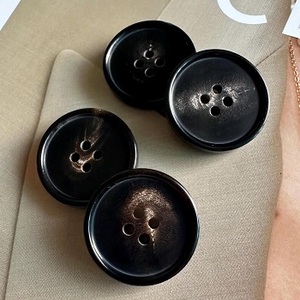 Boutons en corne de buffle naturelle faits à la main, écologiques, couleur marron, CC-2148, artisanat Crescent, dos plat, F S INTERNATIONAL - Product Image 1