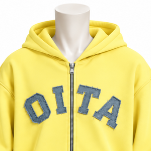 Sweat-shirt à capuche zippé pour homme, jaune clair personnalisé, avec patch lettre en chenille, en molleton épais, coupe oversize, style streetwear décontracté - Product Image 3