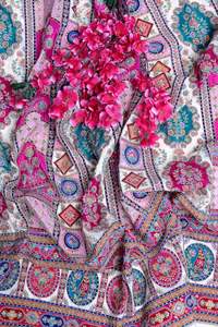 Tissu imprimé géométrique blanc à motifs décoratifs avec bordure épaisse pour la confection de robes Kurti, tissu pour vêtements ethniques. - Product Image 6