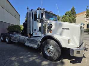 Camion tracteur diesel longue portée 6x4 avec cabine couchette pour le transport de marchandises et de conteneurs - Product Image 4