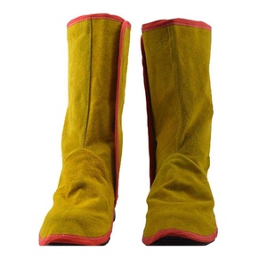 Couvre-chaussures de soudeur en cuir de vachette pleine fleur ignifuge de qualité supérieure, certifiés CE, antistatiques et résistants à la chaleur jusqu'à 1000°C - Product Image 1
