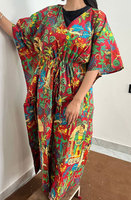 Robe kaftan longue en coton imprimé pour femmes avec des motifs ethniques vibrants, confort aérien et un style élégant et décontracté