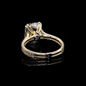 Bague solitaire de luxe pour femme en or jaune 9 carats certifié IGI, diamant ovale de 2,5 carats cultivé en laboratoire, pour fiançailles et mariage - Product Image 2