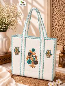 Sac fourre-tout Stockify de qualité supérieure en toile de coton brodé de fleurs, sac à bandoulière élégant pour femmes, disponible au prix de gros - Product Image 4