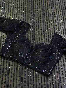 Dernier sari élégant de créateur Bollywood avec broderie en filet noir Dernier saree exclusif de mariée pour mariage chic et ethnique pour adultes - Product Image 5