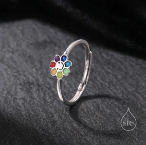 Bague en argent sterling avec petite fleur souriante, taille ajustable, bijou fleur arc-en-ciel mignon, bague fleur délicate et raffinée - Product Image 4