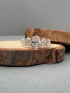 Anillo de lujo con cinco diamantes de corte ovalado de 1.01 quilates, cultivados en laboratorio, en oro sólido de 14 quilates, para mujer, regalo de boda para damas de honor - Product Image 5