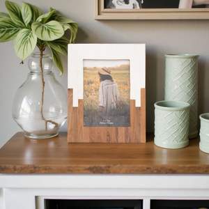 Cadre photo vertical mural fait main en résine avec incrustation de prairie botanique - Product Image 5