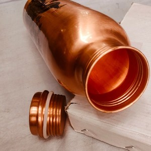 High Quality Copper water Bottle <b>Designer</b> Copper Bottle Heavy-Duty Copper Outdoor Bottle At Best Price <b>By</b> SALEEM INTERNATIONAL - Product Image 3