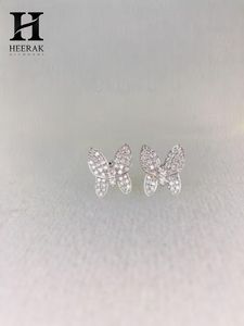 Delicados Pendientes de Diamantes con Forma de Mariposa en Oro de 14K/18K - Joyería Fina al por Mayor - Product Image 1