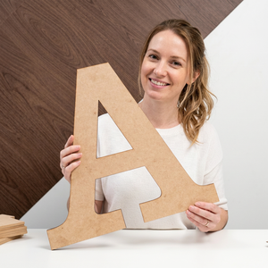 Letras Iniciales Decorativas Ecológicas Personalizadas de MDF para Eventos de Boda, Colección Hecha a Mano de Letras de Madera para Personalizar - Product Image 1