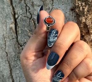 Anillo Boho de Latón con Cornalina Natural, Chapado en Plata 925, Anillo Hecho a Mano con Gema Delicada - Product Image 1