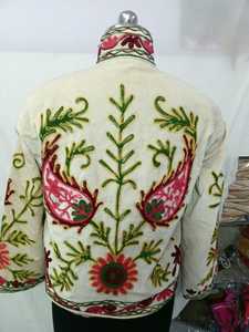Veste Suzani couleur crème, faite à la main, brodée, veste pour femme, style vintage, broderie Suzani, manteau bohème, veste florale ethnique - Product Image 4