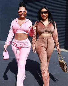 Ensemble de survêtement personnalisé pour femmes avec fermeture éclair, strass et design sur mesure, 450 g/m², personnalisable - Product Image 6