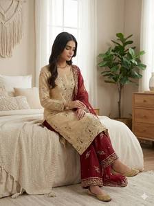 Salwar Kameez indien de créateur avec Sharara |   Ensemble Kurti et Dupatta à Broderies Lourdes pour Tenues de Fête et d'Occasion - Product Image 2