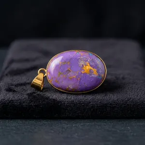 Colgante de Plata 925 Chapado en Oro con Turquesa Púrpura Natural Ovalada, Joyería Minimalista Hecha a Mano para Compromiso - Product Image 2